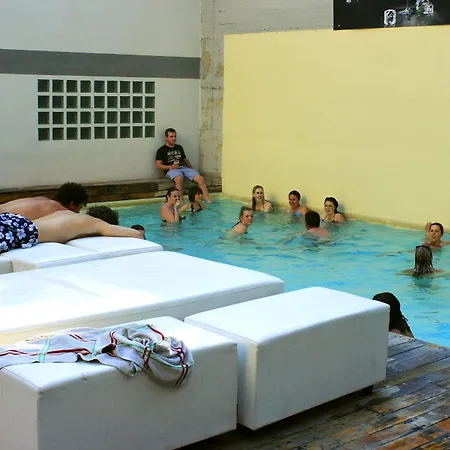 Plus Florence Hostel אכסניה